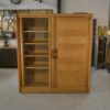 Meuble vitrine par Guillerme et Chambron et céramique par Danikowski pour Votre Maison 1960