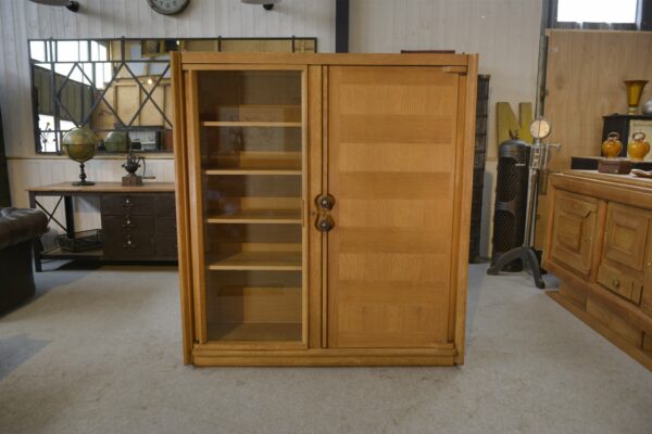 Meuble vitrine par Guillerme et Chambron et céramique par Danikowski pour Votre Maison 1960
