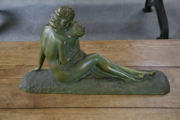 Sculpture en terre cuite patine bronze par Hugo Cipriani