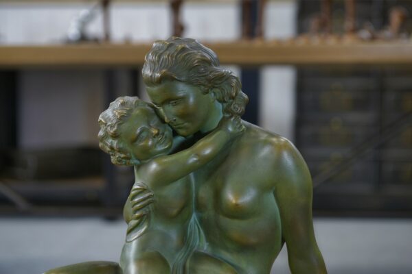Sculpture en terre cuite patine bronze par Hugo Cipriani