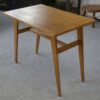 Table d'appoint en chêne pieds compas 1960