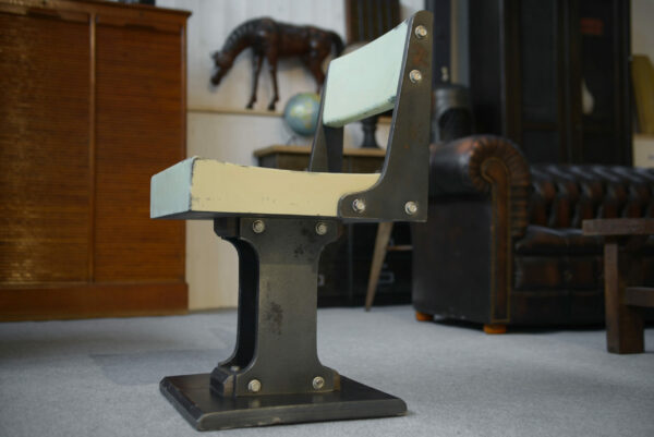 Ancienne chaise design moderniste minimaliste 1960s