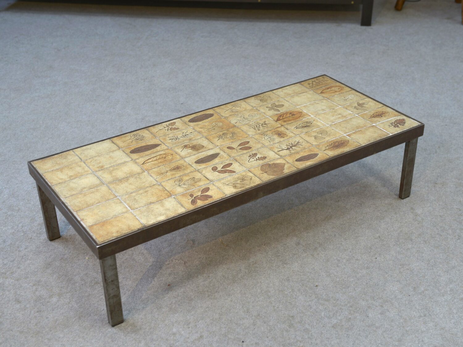 Table basse par Roger Capron modèle Herbier céramique et acier 1950