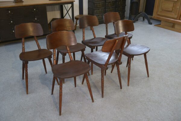 Ensemble de 7 chaises en chêne et contreplaqué de hêtre