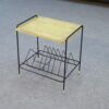 Table d'appoint porte vinyle dans le goût de Mathieu Mategot 1970