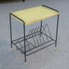 Table d'appoint porte vinyle dans le goût de Mathieu Mategot 1970