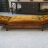 Banquette en cuir clouté vers 1920