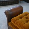 Banquette en cuir clouté vers 1920