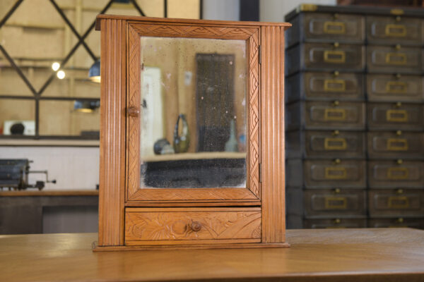 Armoire à pharmacie art déco 1930