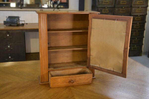 Armoire à pharmacie art déco 1930
