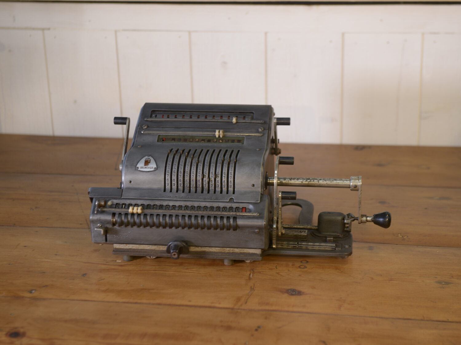 Ancienne calculatrice vintage 1960