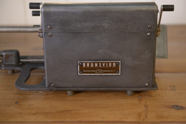 Ancienne calculatrice vintage 1960