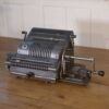 Ancienne calculatrice vintage 1960