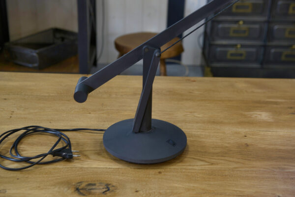Lampe de bureau vintage modèle Lisa design italien Guiseppe Cardile pour Valenti 1980's