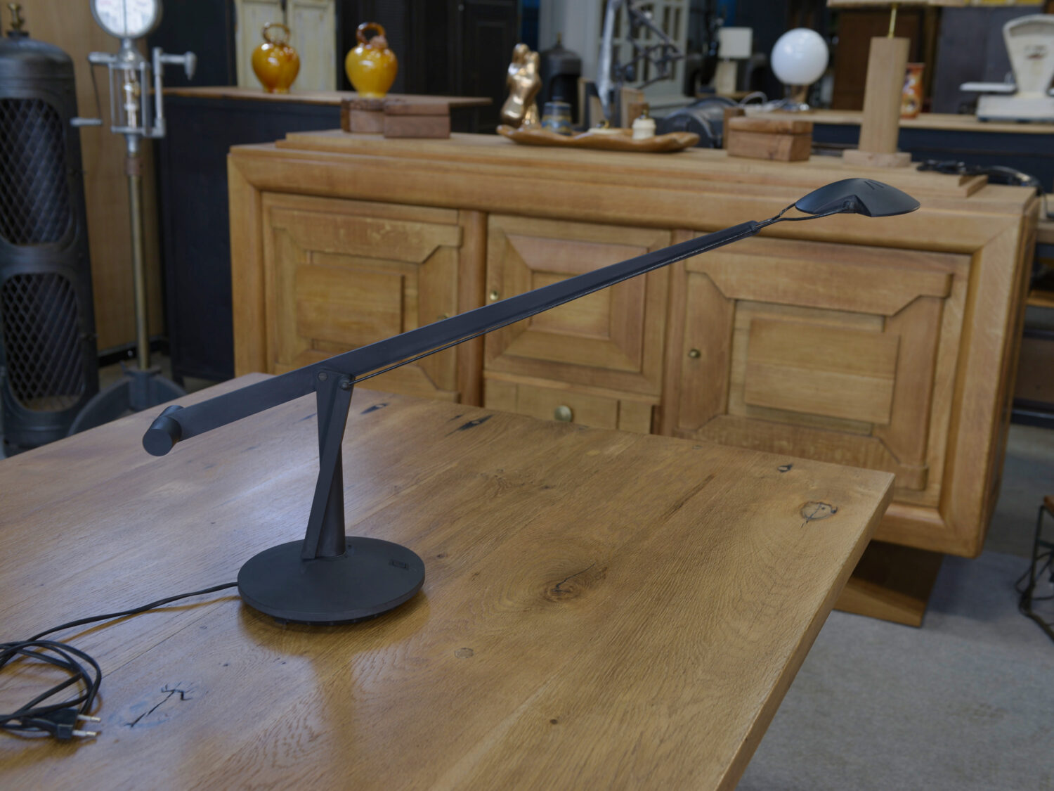 Lampe de bureau vintage modèle Lisa design italien Guiseppe Cardile pour Valenti 1980's