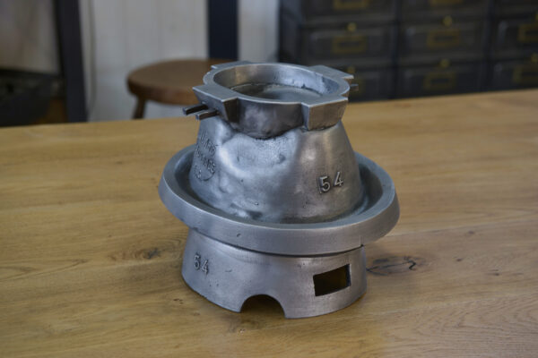 Ensemble de 2 moules à chapeau en fonte d'aluminium Jalard à Caussade 1950's