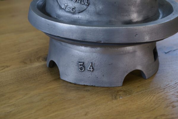Ancien moule à chapeau en fonte d'aluminium Jalard à Caussade 1950's