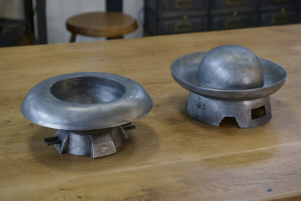 Ensemble de 2 moules à chapeau en fonte d'aluminium Jalard à Caussade 1950's