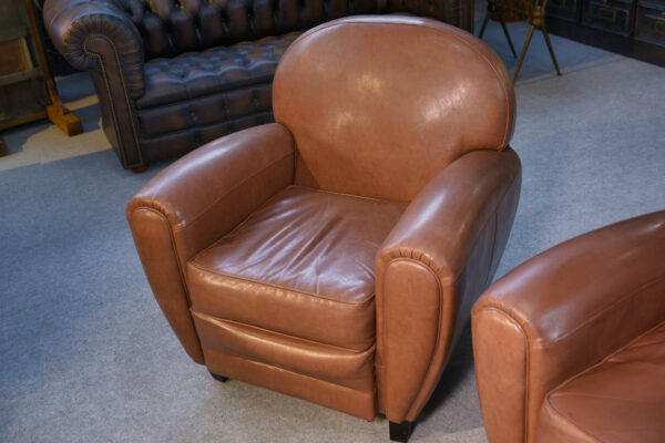 Ensemble canapé 2 places et 2 fauteuils club en simili cuir Camel 1980's