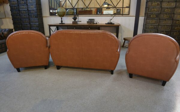 Ensemble canapé 2 places et 2 fauteuils club en simili cuir Camel 1980's
