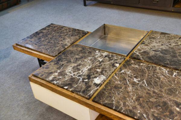 Table basse piètement acier avec encadrement en chêne et marbre gris 1970s