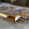 Table basse piètement acier avec encadrement en chêne et marbre gris 1970s