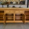 Grand buffet 4 portes en orme circa 1980's