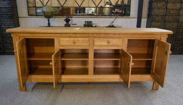 Grand buffet 4 portes en orme circa 1980's