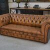 Canapé Chesterfield capitonné fauve