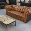 Canapé Chesterfield capitonné fauve