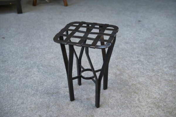 Tabouret fer forgé et métal tressé France 1950's