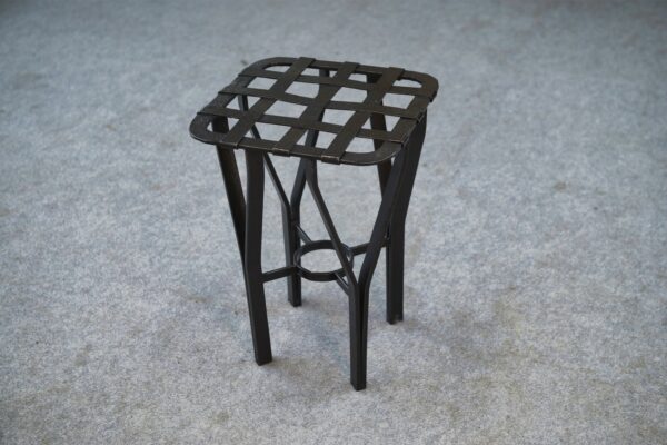 Tabouret fer forgé et métal tressé France 1950's