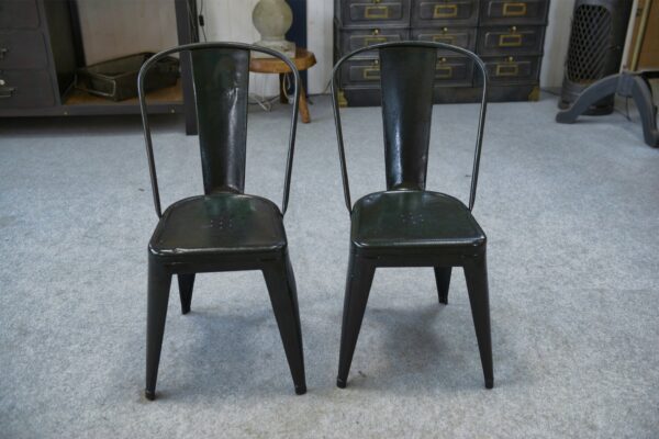Paire de chaises Tolix par Xavier Pauchard première édition fin 1920's