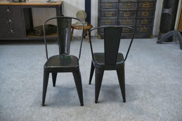 Paire de chaises Tolix par Xavier Pauchard première édition fin 1920's