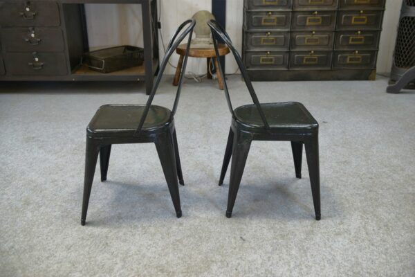 Paire de chaises Tolix par Xavier Pauchard première édition fin 1920's