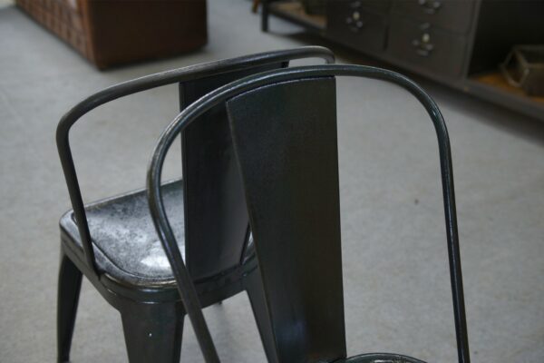 Paire de chaises Tolix par Xavier Pauchard première édition fin 1920's