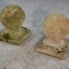 Paire de boules décoratives de jardin en pierre reconstituée France 1920's