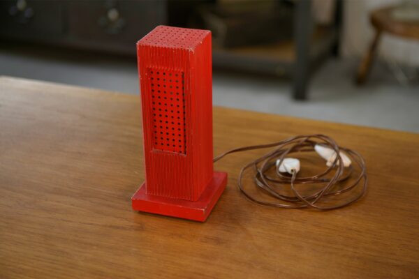 Lampe design exemplaire unique en aluminium laqué rouge 1970's