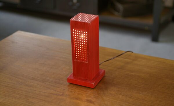 Lampe design exemplaire unique en aluminium laqué rouge 1970's