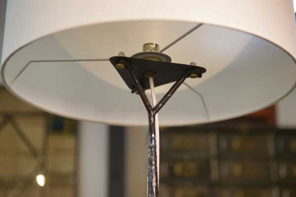 Grande lampe en fer forgé dans le goût des Ateliers Marolles 1950's