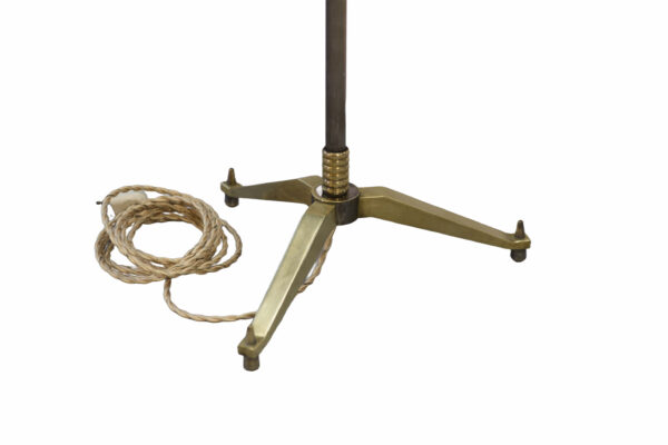 Lampadaire néoclassique par Henri Petitot pour l'atelier Petitot Paris France 1930's