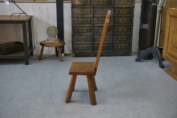 Chaise brutaliste en chêne massif 1950's