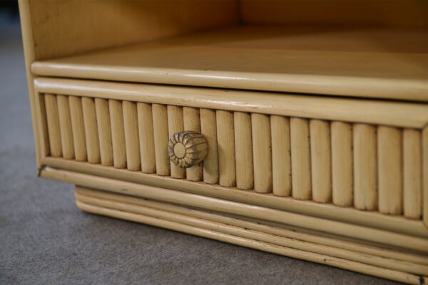 Petit chevet blanc Maugrion "Le rotin prestige" 1970's