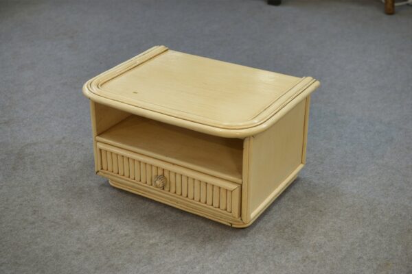 Petit chevet blanc Maugrion "Le rotin prestige" 1970's