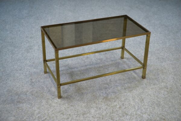 Table basse en laiton et verre fumé 1950's