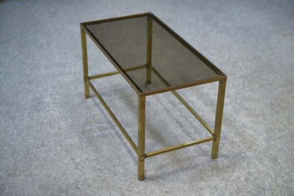 Table basse en laiton et verre fumé 1950's