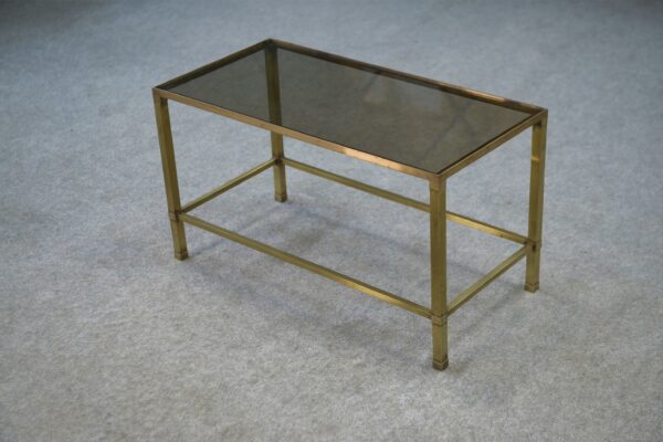 Table basse en laiton et verre fumé 1950's