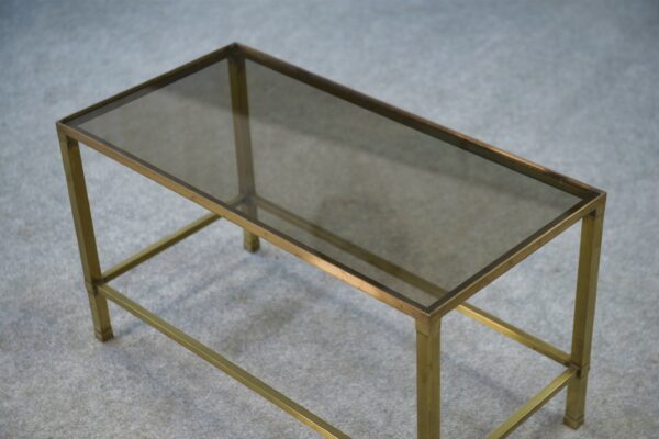 Table basse en laiton et verre fumé 1950's