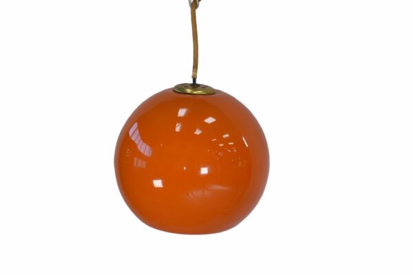 Lot de 9 suspensions boules design en opaline orange 1970's