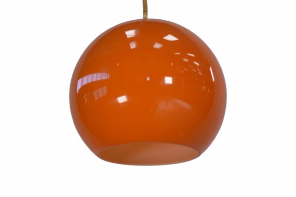 Lot de 9 suspensions boules design en opaline orange 1970's